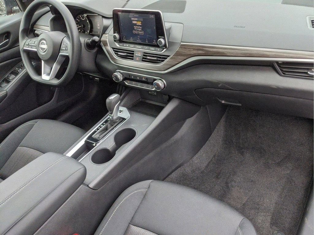 New 2025 Nissan Altima 2.5 SV FWD image 13