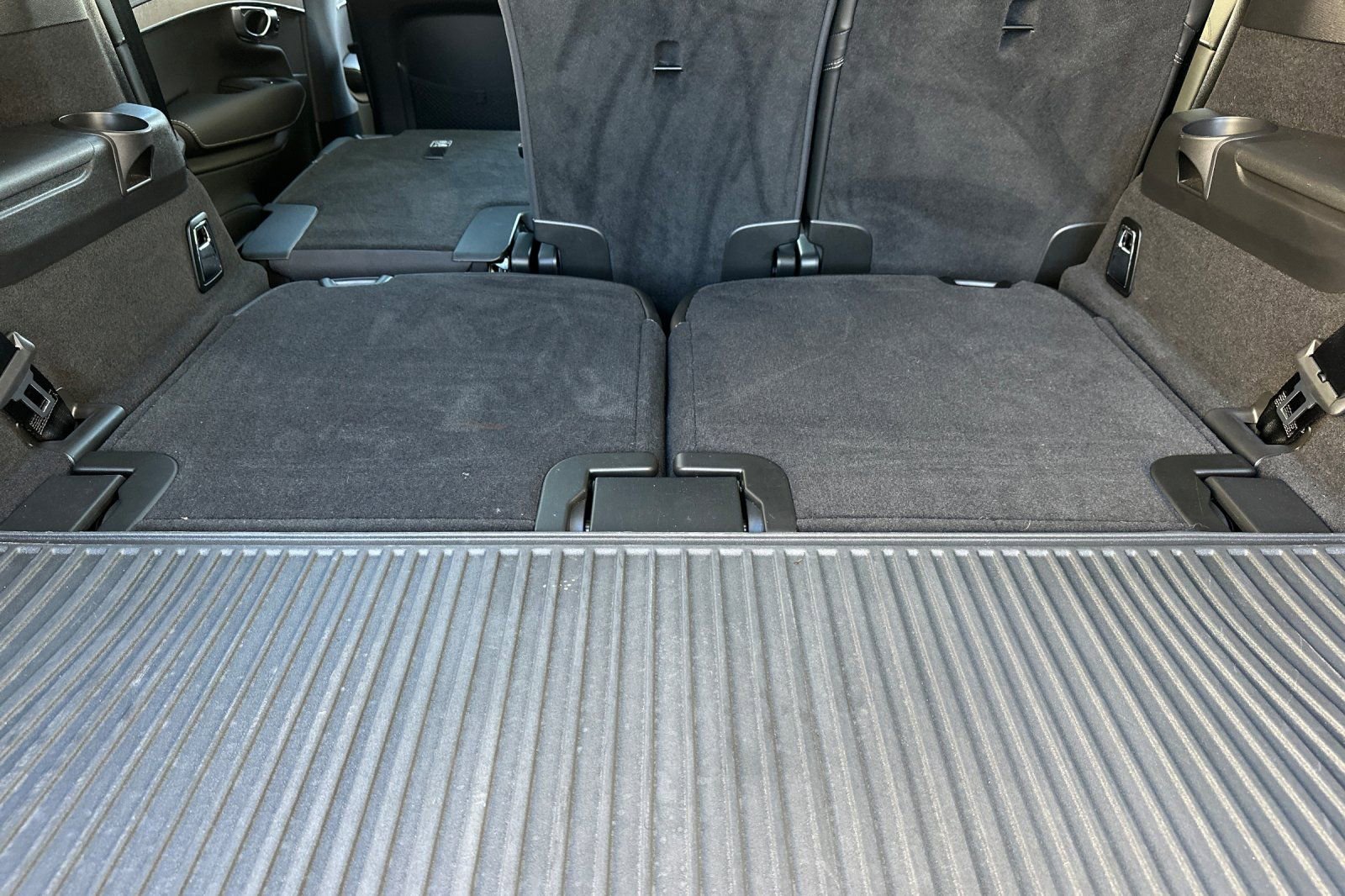 Used 2024 Volvo XC90 T8 Ultimate w/ Protection Package image 18