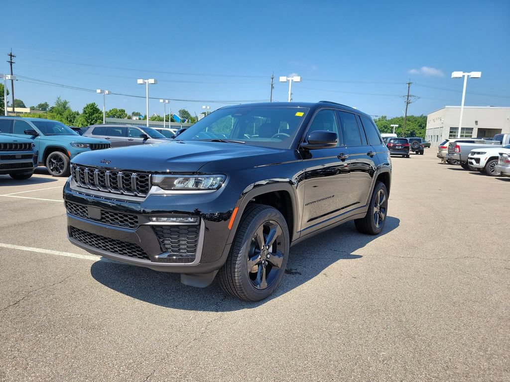 New 2026 Jeep Grand Cherokee Limited w/ Limited Altitude Package AWD/4WD image 2