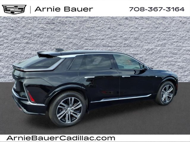 Used 2025 Cadillac Lyriq Luxury AWD/4WD image 6