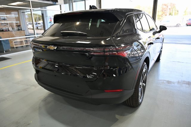 New 2026 Chevrolet Equinox EV LT image 5