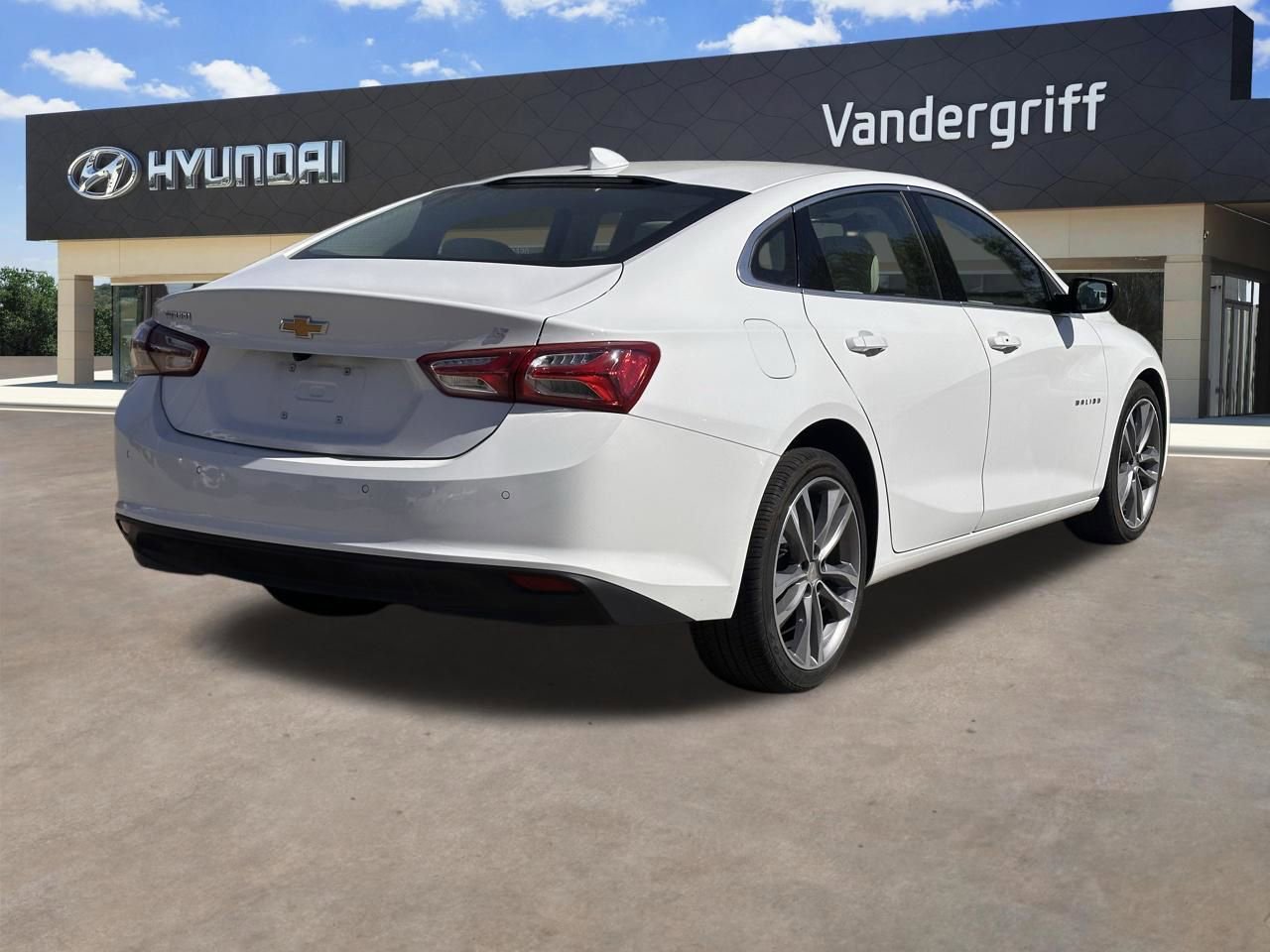 Used 2024 Chevrolet Malibu LT image 14