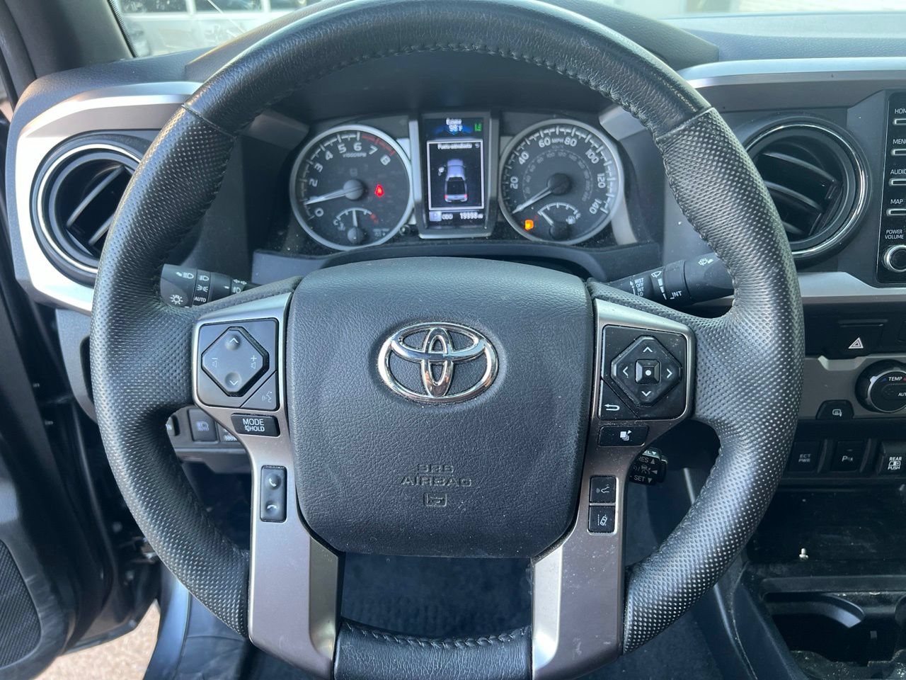 Used 2022 Toyota Tacoma Limited RWD image 11