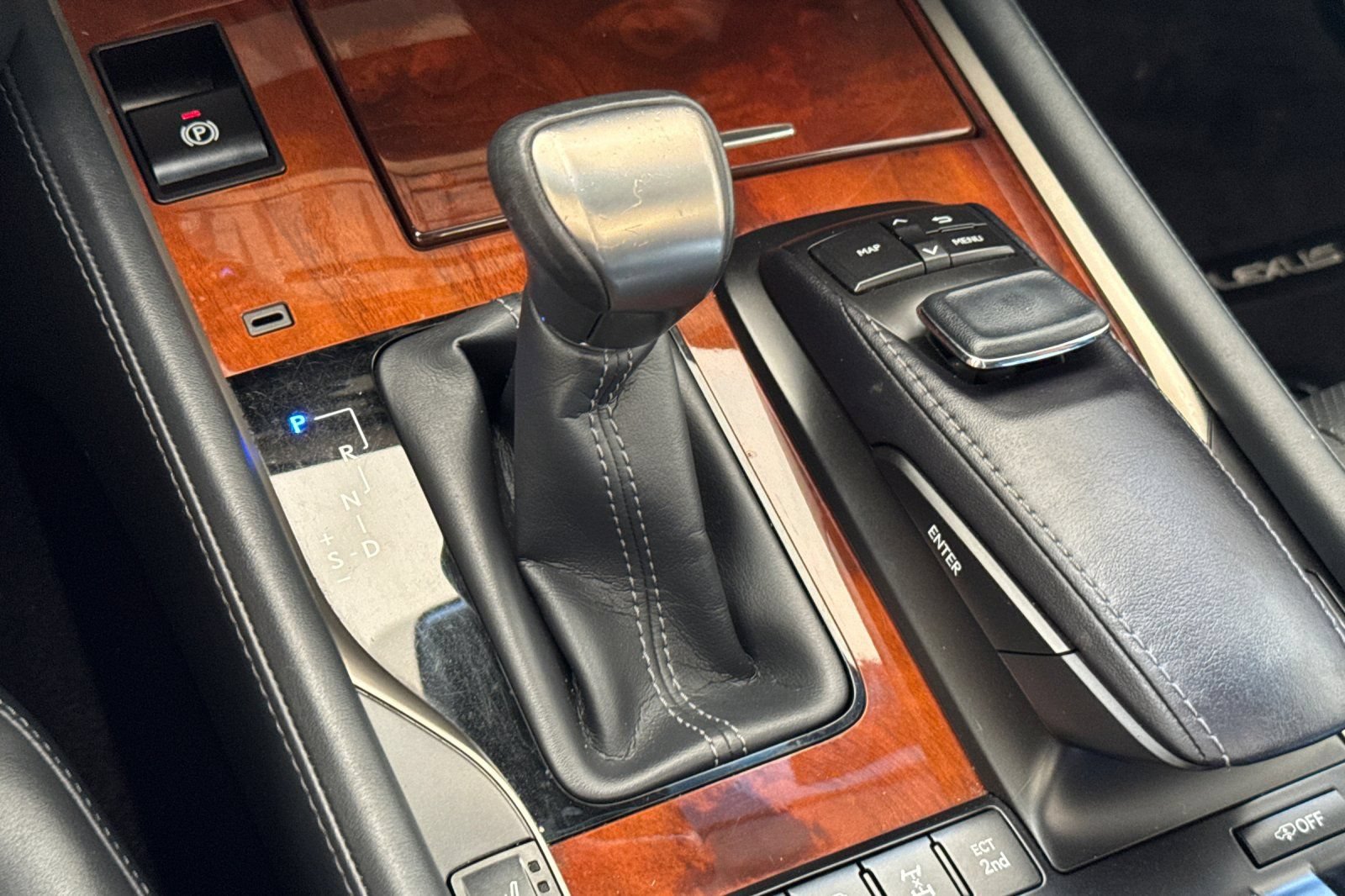 Used 2019 Lexus LX 570 4WD image 23