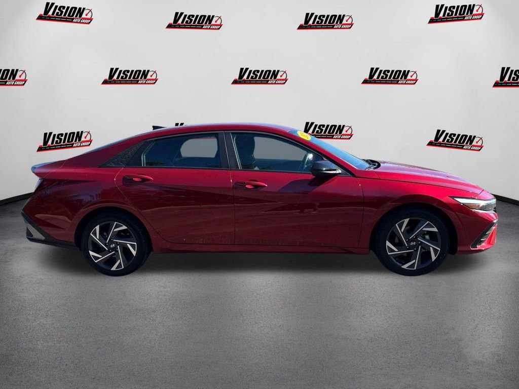 Certified 2025 Hyundai Elantra Sport image 4