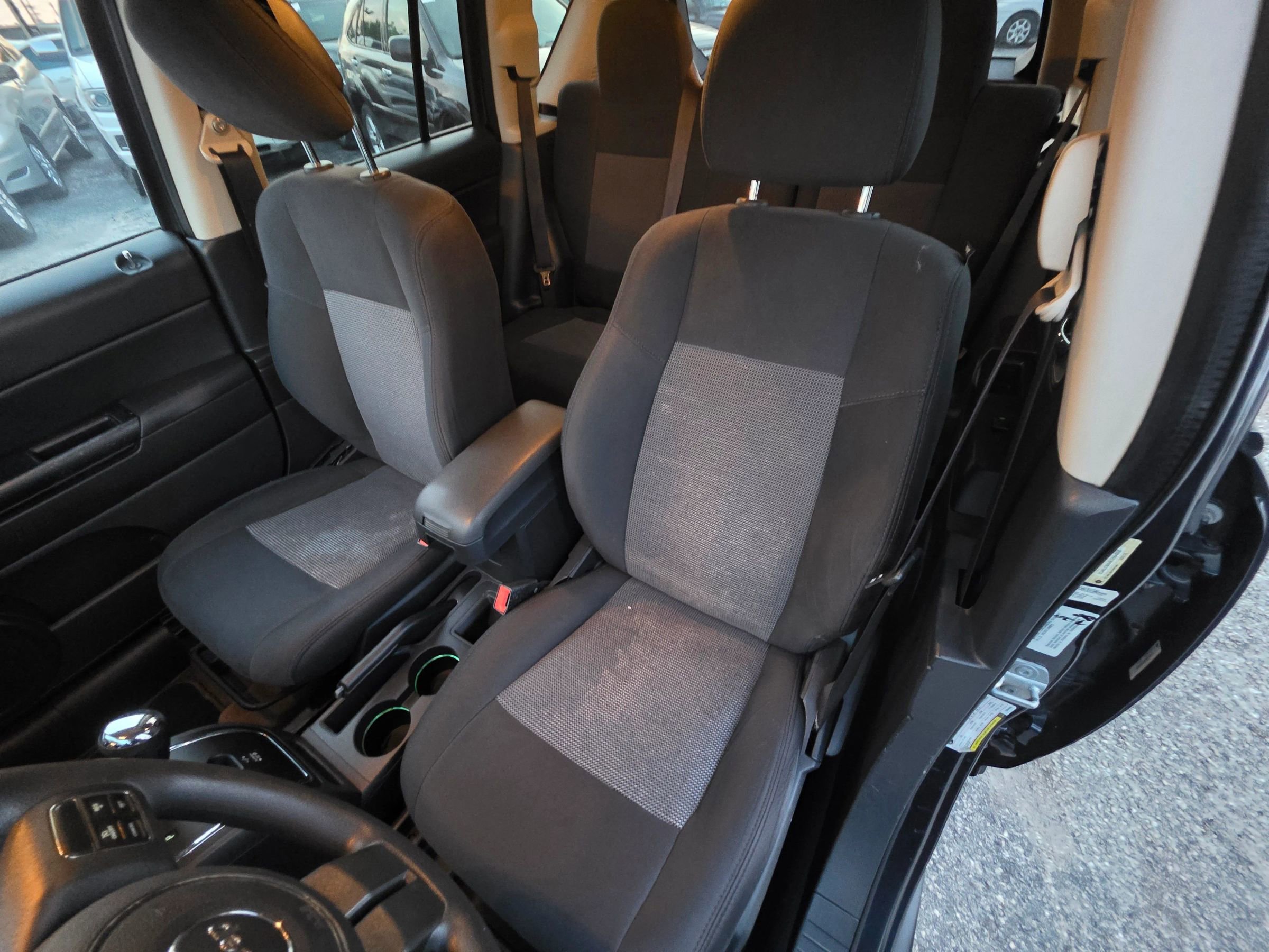 Used 2014 Jeep Compass Sport w/ Power Value Group FWD image 11
