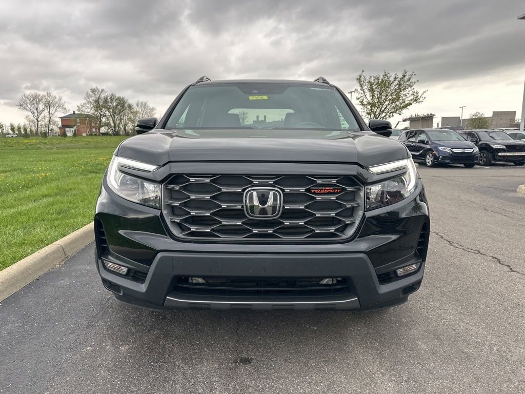 Used 2023 Honda Passport TrailSport image 2