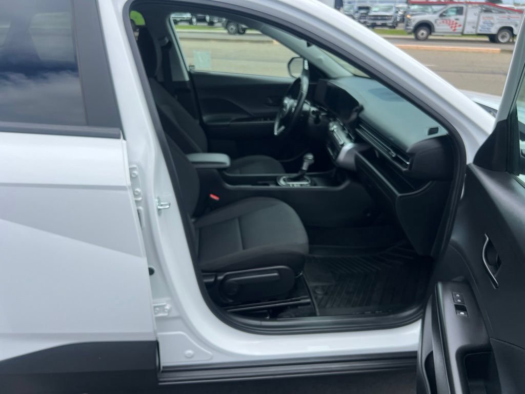 Used 2025 Hyundai Kona SEL AWD/4WD image 34