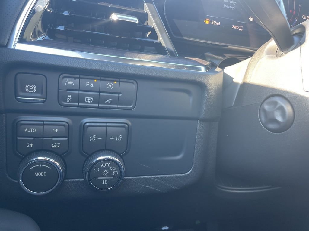 New 2026 Chevrolet Suburban Premier image 32