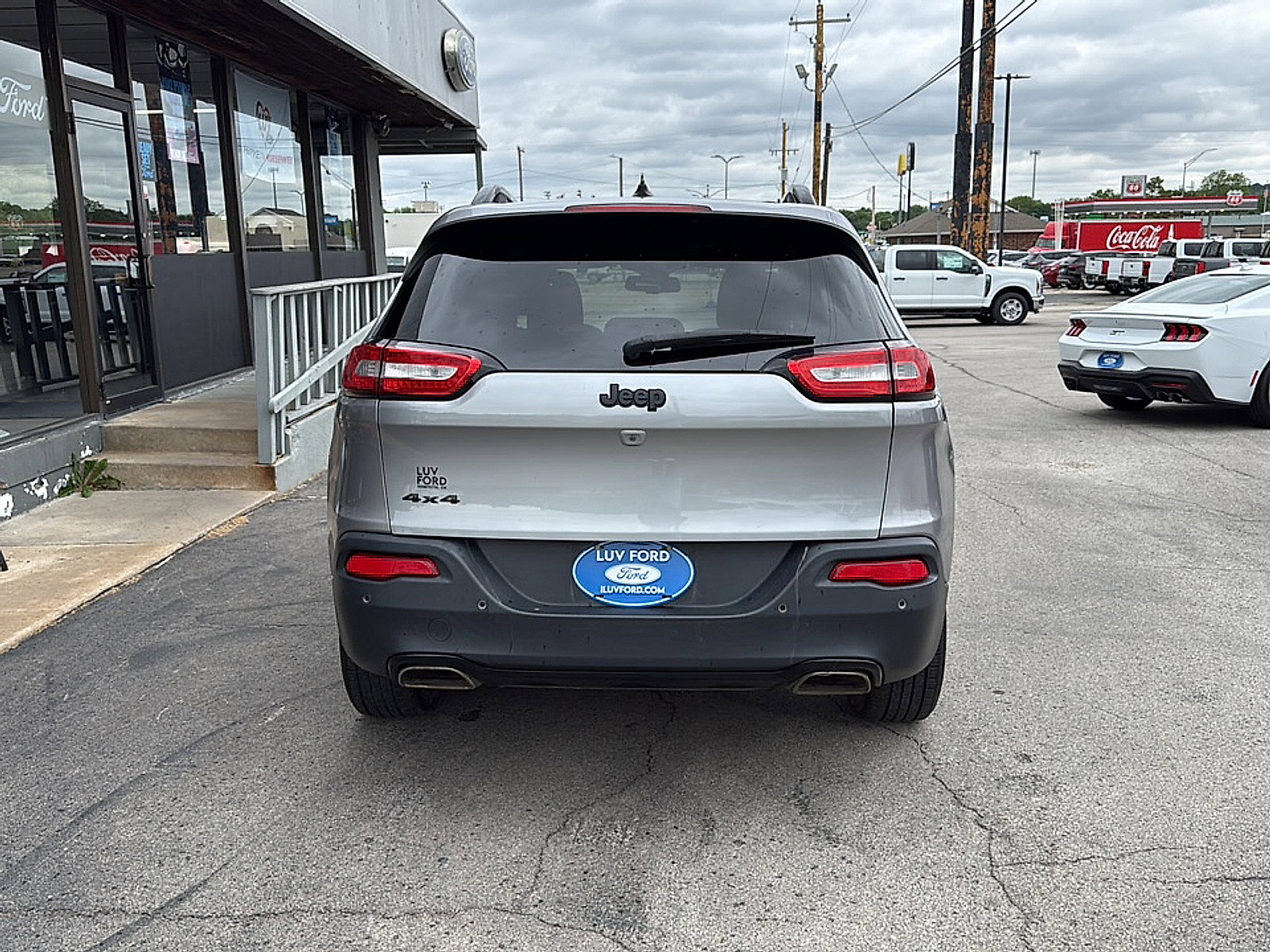 Used 2015 Jeep Cherokee Latitude w/ Comfort/Convenience Group AWD/4WD image 4