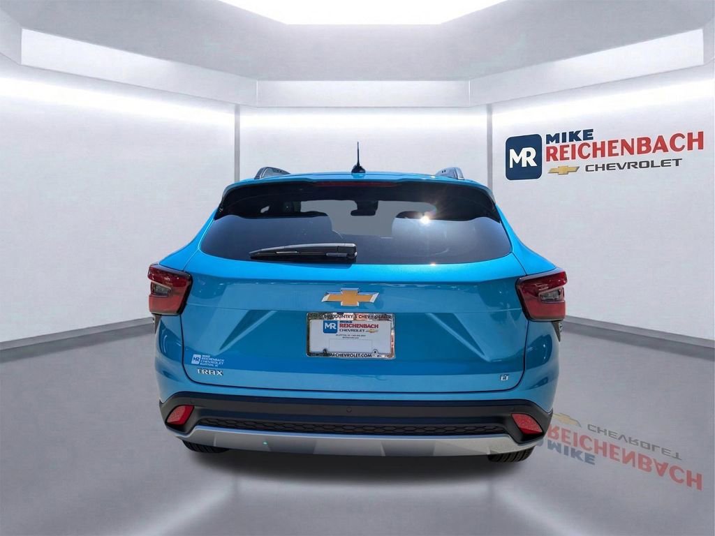 Used 2026 Chevrolet Trax LT w/ Driver Confidence Package FWD image 5