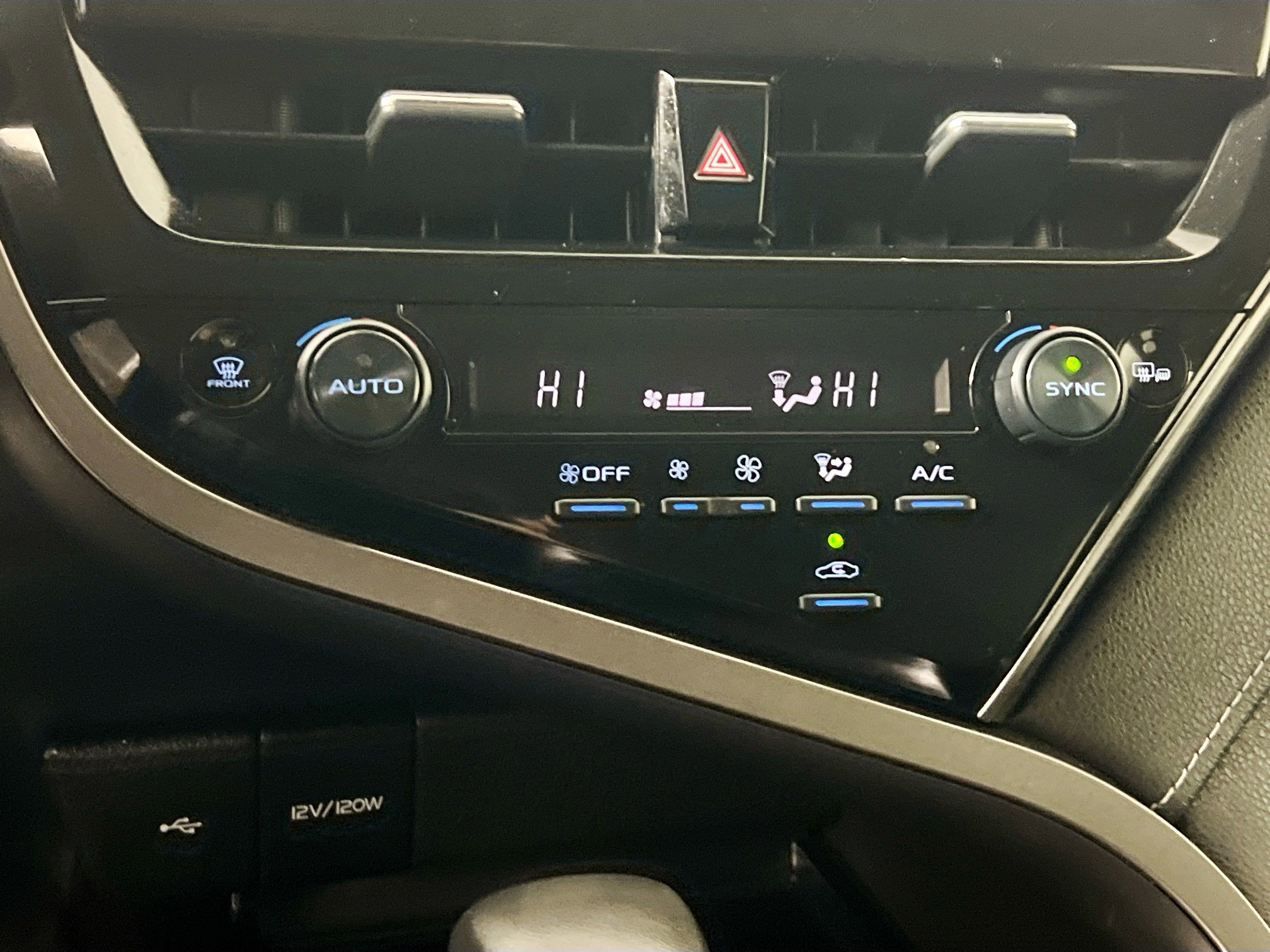 Used 2022 Toyota Camry SE image 27