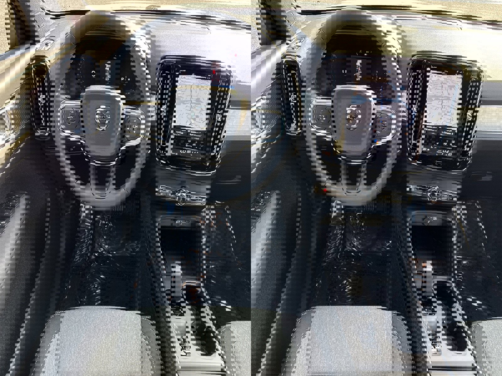 New 2026 Volvo XC40 B4 Core w/ Protection Package image 15