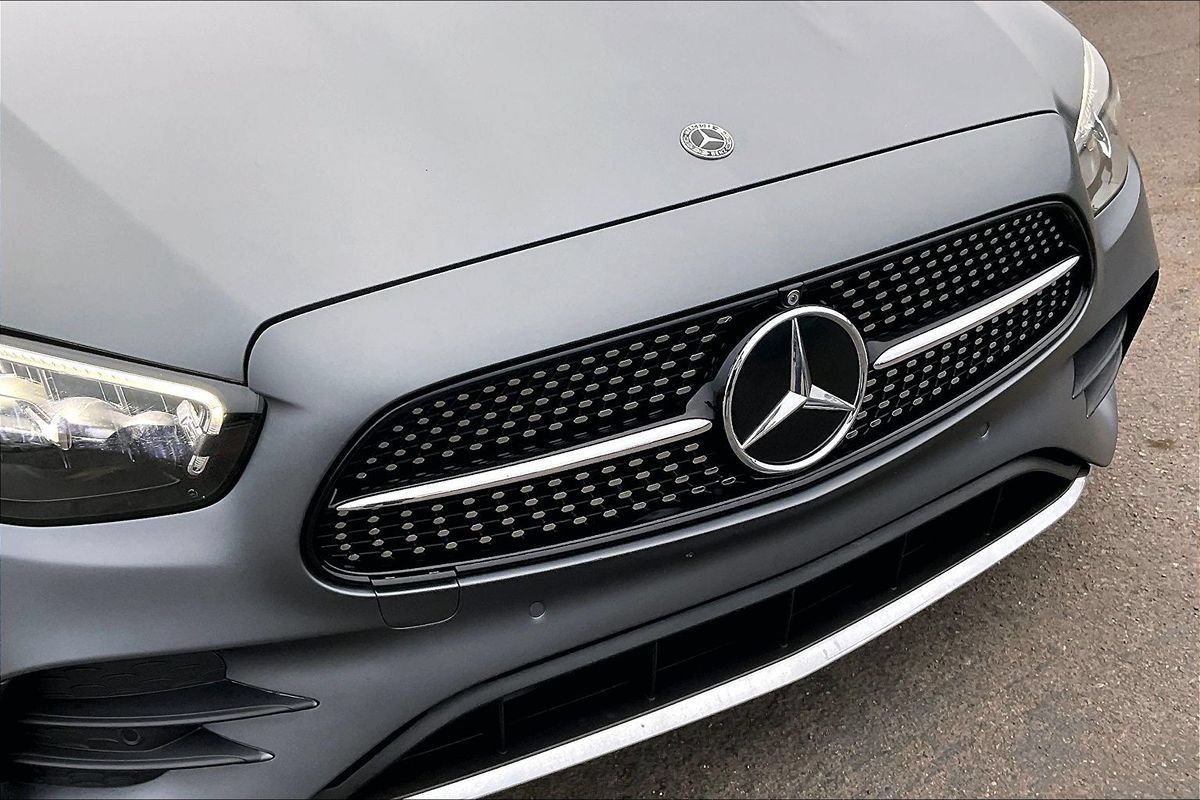Used 2022 Mercedes-Benz E 350 Sedan w/ AMG Line Exterior image 4
