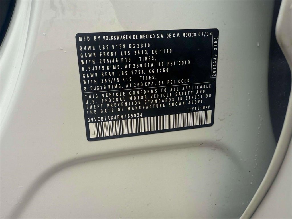 Certified 2024 Volkswagen Tiguan SE R-Line image 10