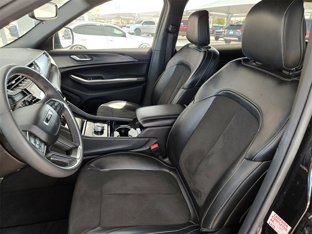 Used 2023 Jeep Grand Cherokee L Laredo image 26