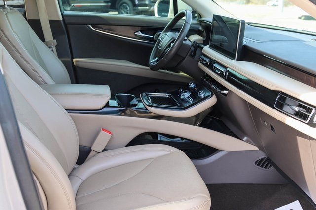 Used 2021 Lincoln Nautilus Reserve image 16