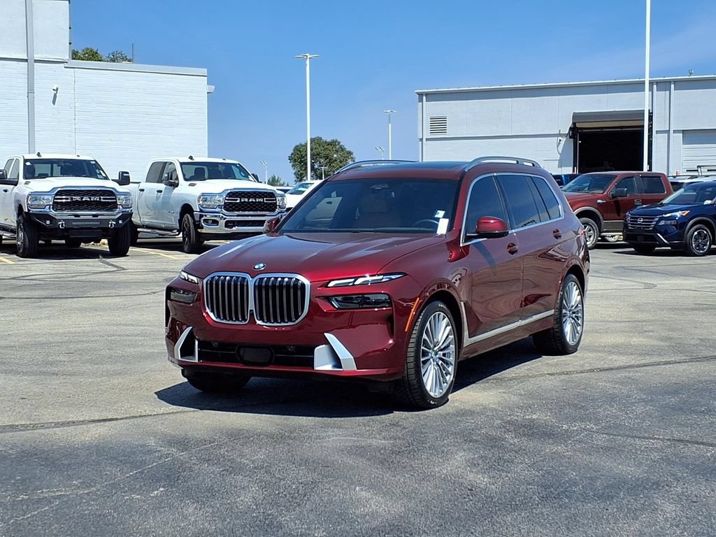 Used 2024 BMW X7 xDrive40i AWD/4WD image 2
