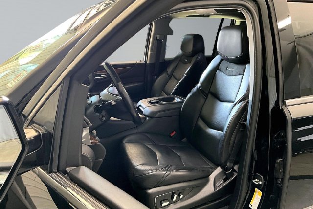Used 2019 Cadillac Escalade ESV Luxury AWD/4WD image 21