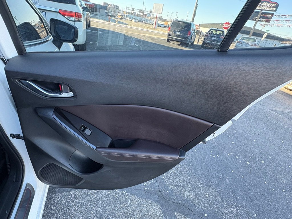 Used 2017 MAZDA MAZDA3 Grand Touring w/ Premium Equipment Package image 15