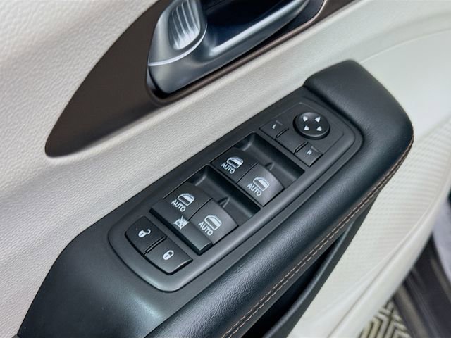 Used 2019 Chrysler Pacifica Touring-L Plus w/ Tire & Wheel Group image 20