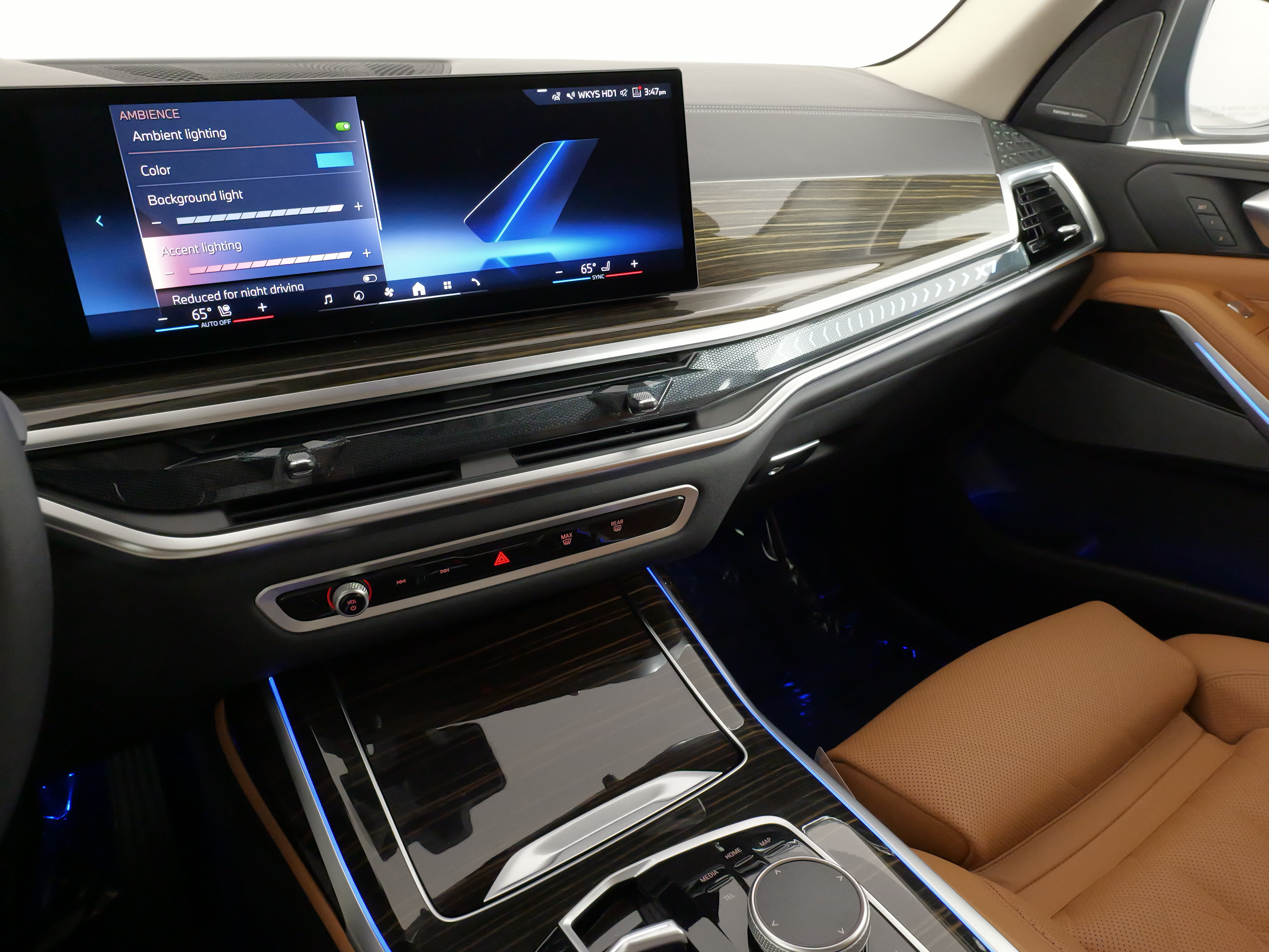 Used 2025 BMW X7 xDrive40i w/ Premium Package AWD/4WD image 47