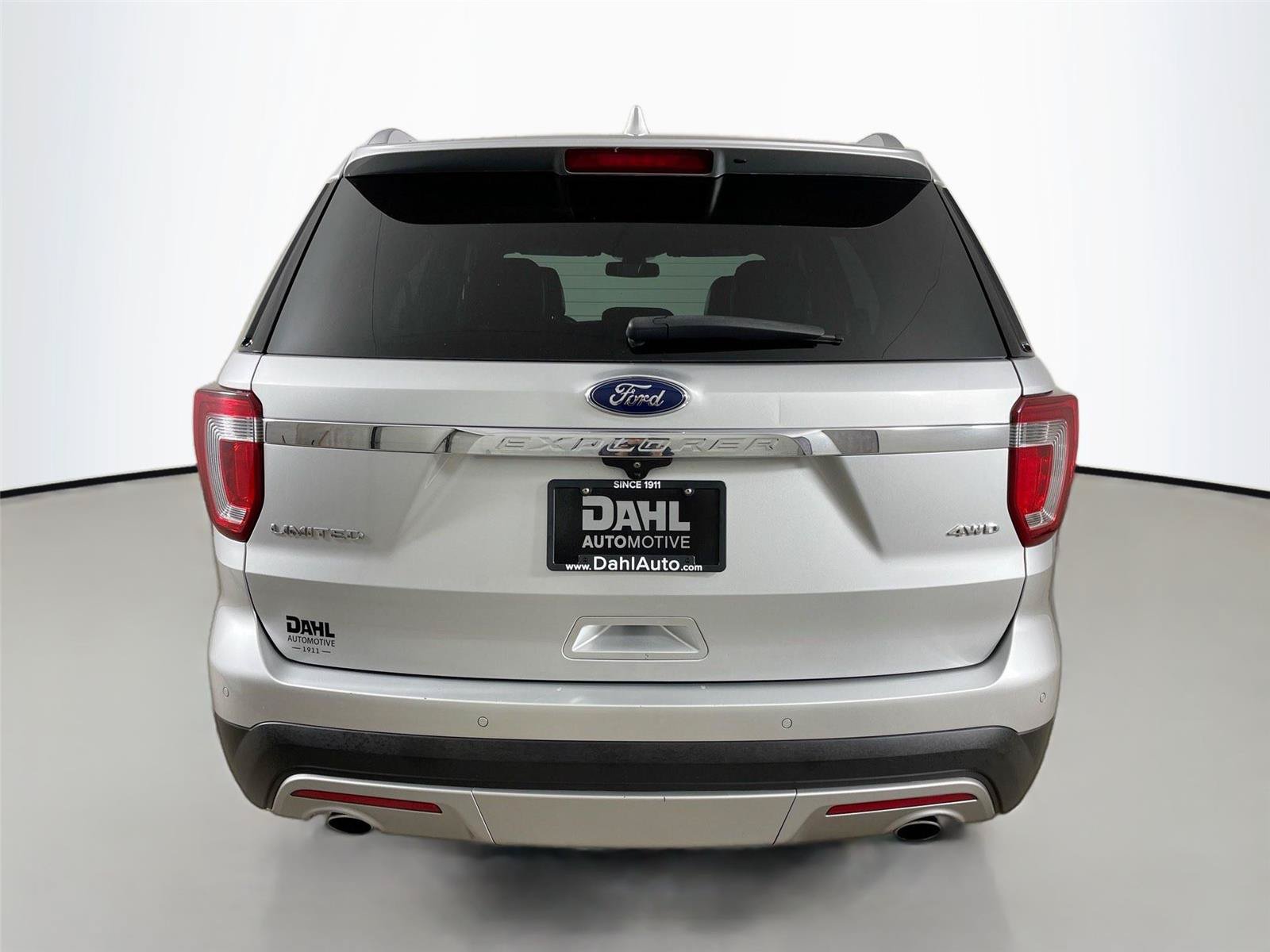 Used 2017 Ford Explorer Limited w/ Equipment Group 301A AWD/4WD image 12