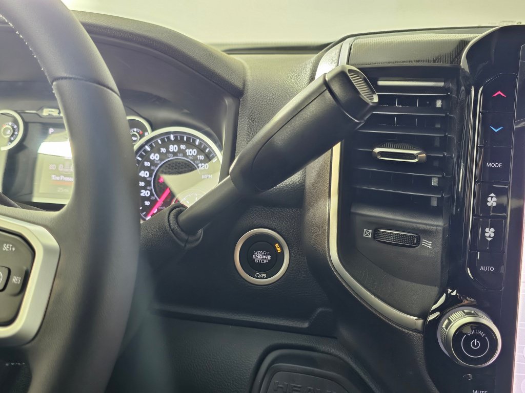 New 2026 RAM 3500 Big Horn AWD/4WD image 31