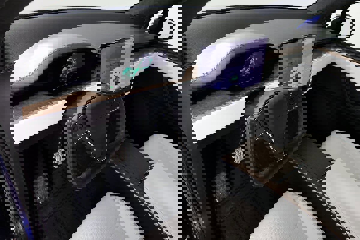 Used 2022 Tesla Model X image 21