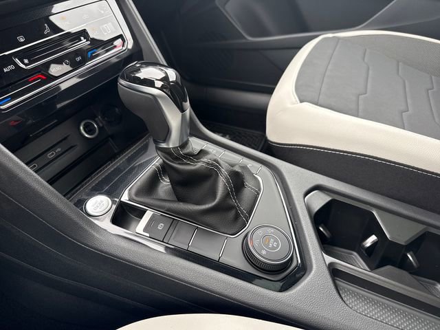 New 2026 Volkswagen Taos SE image 30