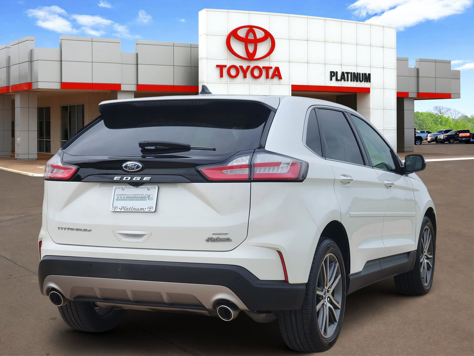 Used 2022 Ford Edge Titanium w/ Equipment Group 301A AWD/4WD image 4