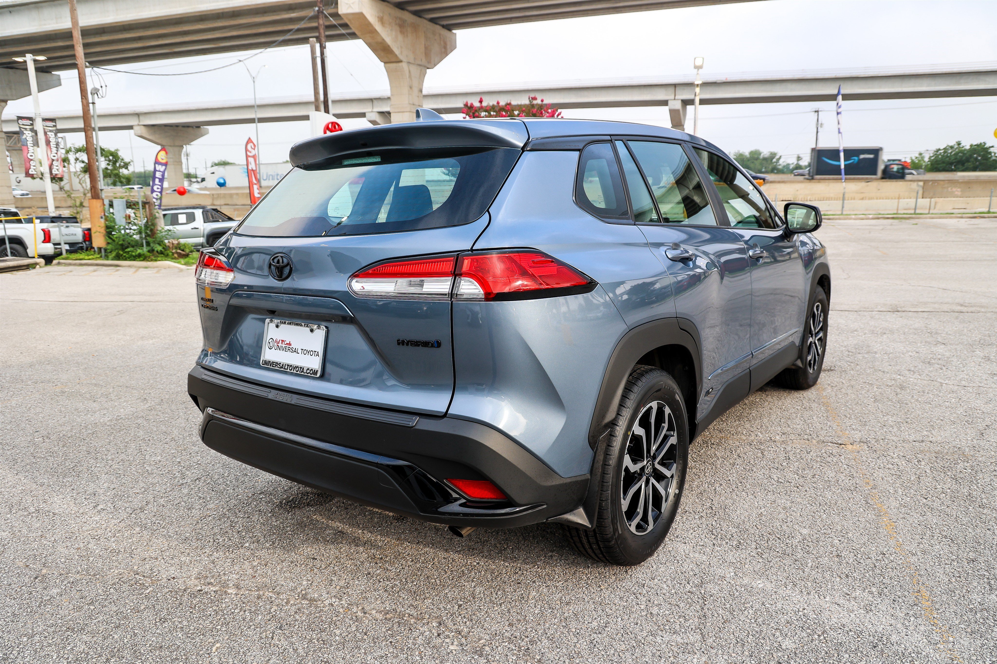 Used 2024 Toyota Corolla Cross AWD Hybrid image 7