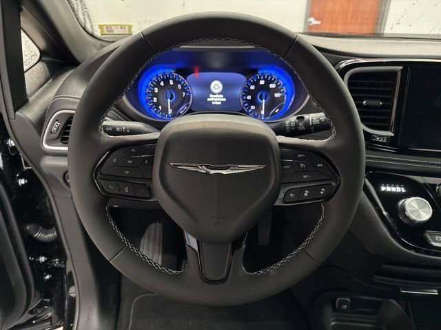 New 2026 Chrysler Pacifica Select w/ S Appearance Package image 26