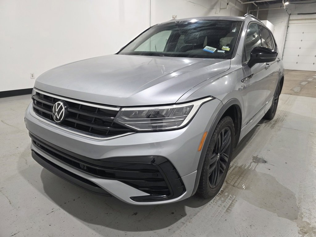 Used 2022 Volkswagen Tiguan SE R-Line image 8