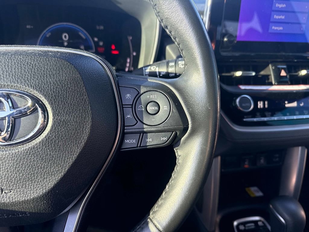 Used 2023 Toyota Corolla Cross XSE image 23