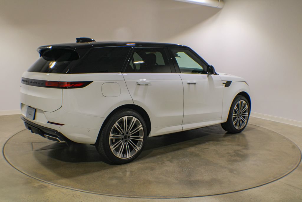 New 2026 Land Rover Range Rover Sport Dynamic SE AWD/4WD image 6