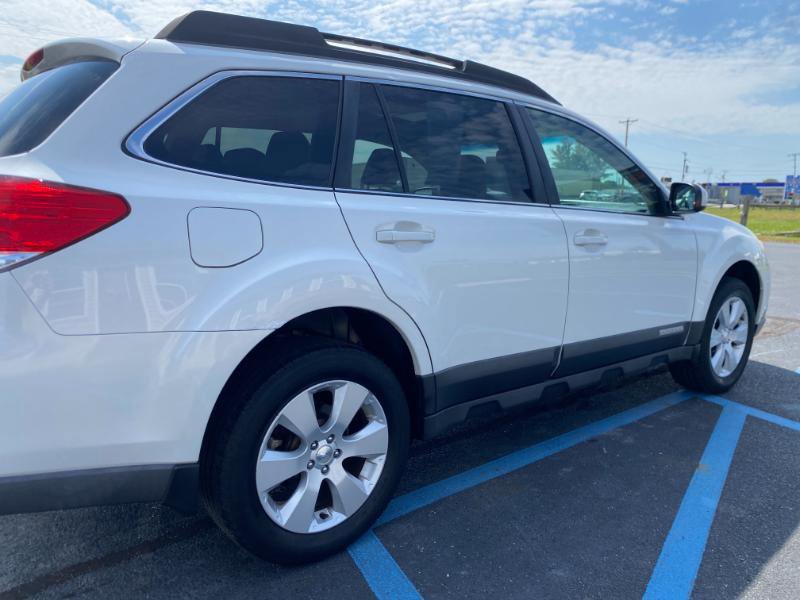 Used 2011 Subaru Outback 2.5i Limited image 39