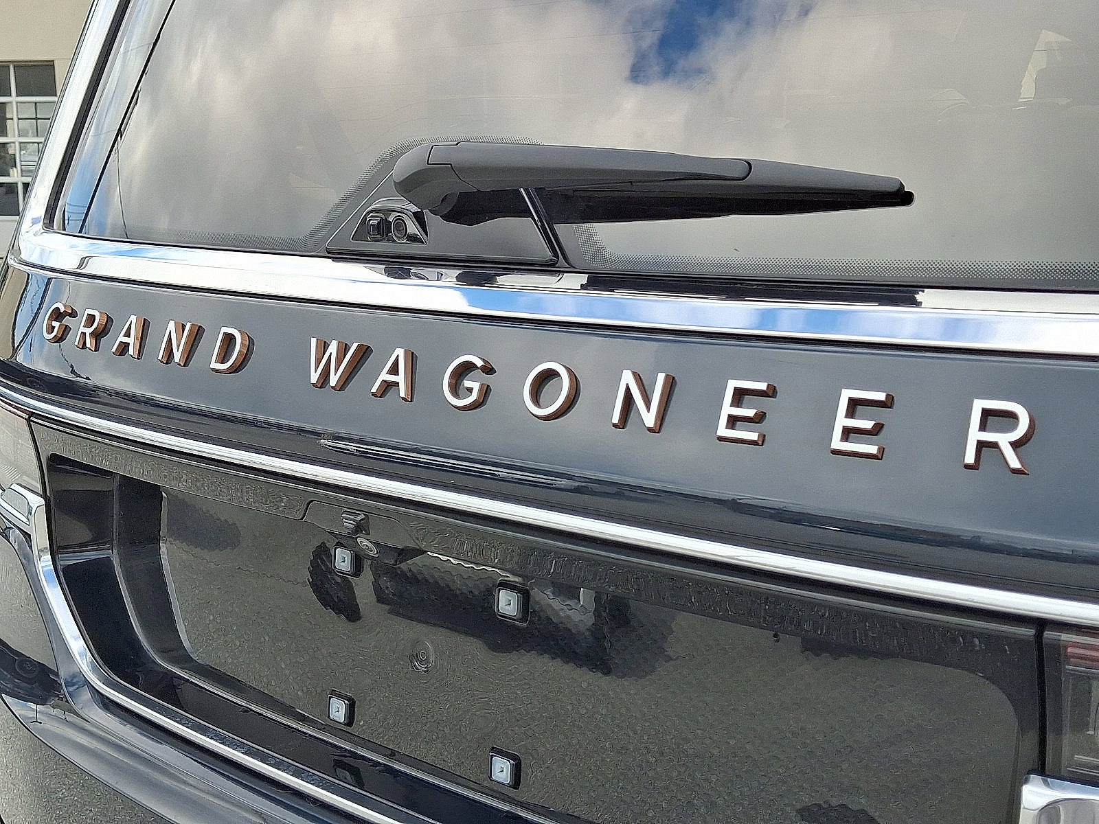 Used 2024 Jeep Grand Wagoneer Series III image 34