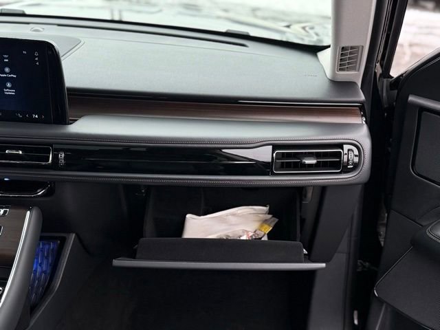 Used 2025 Lincoln Aviator Reserve w/ Illumination Package image 31