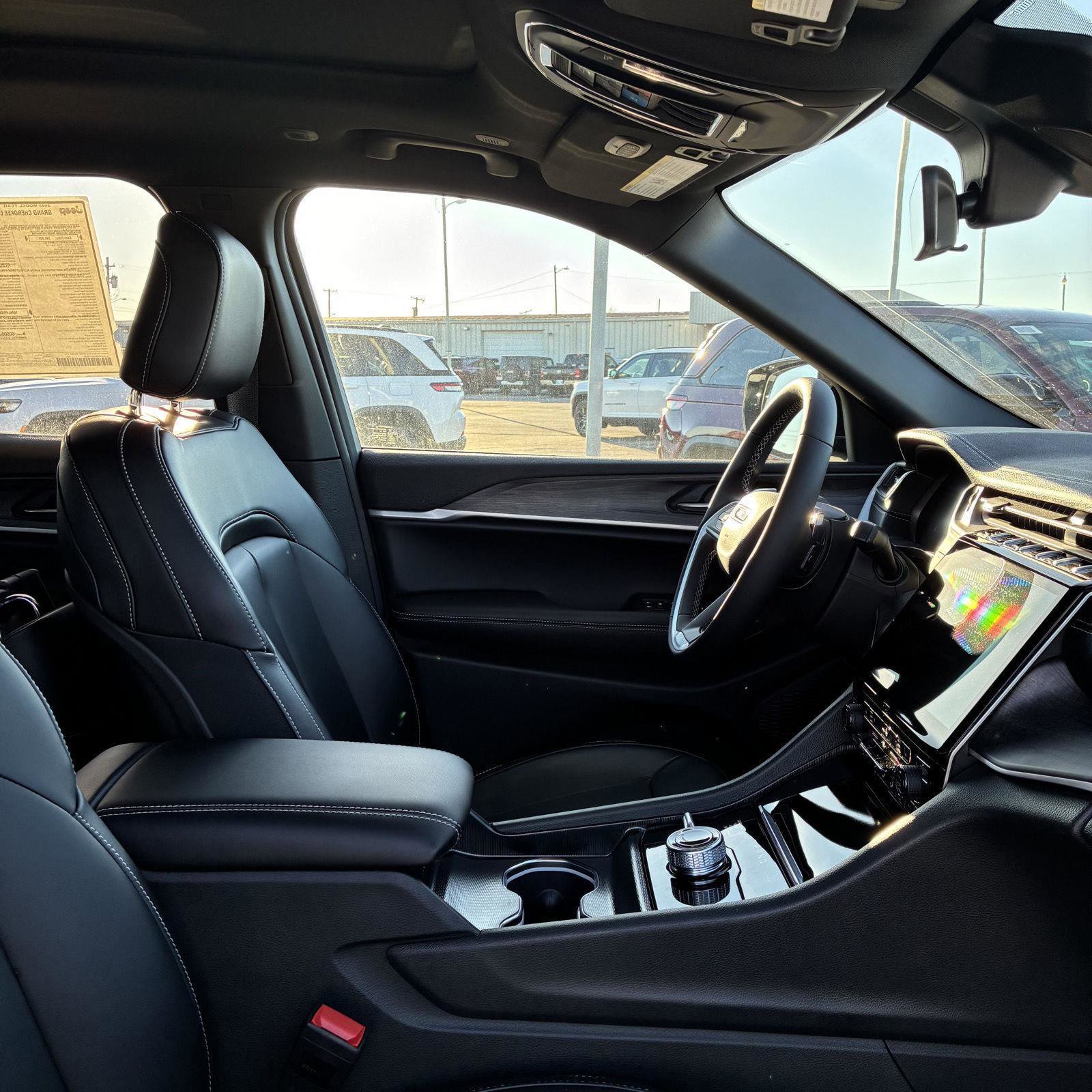 New 2025 Jeep Grand Cherokee L Limited image 8