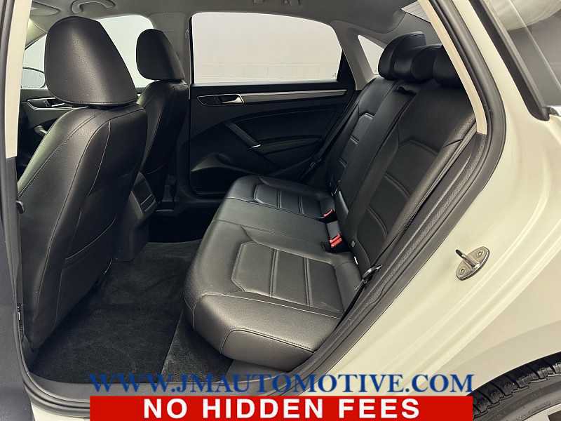 Used 2017 Volkswagen Passat 1.8T R-Line FWD image 14