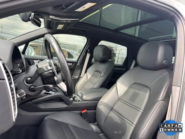 Used 2023 Porsche Cayenne Platinum Edition image 11