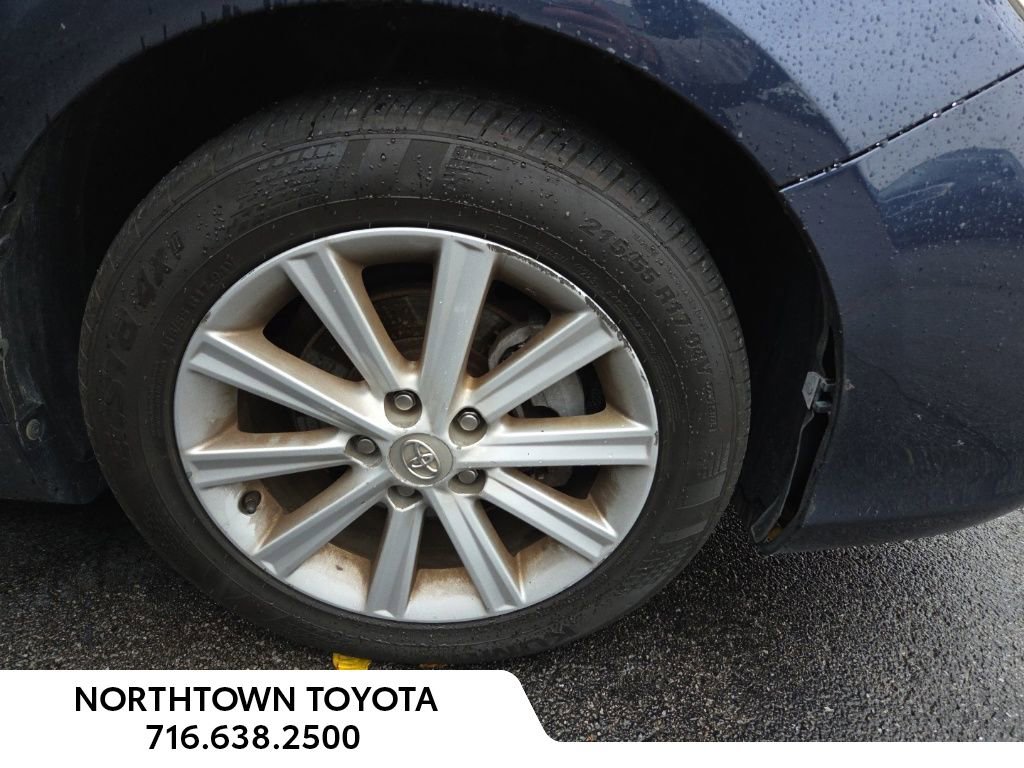 Used 2014 Toyota Camry XLE image 2