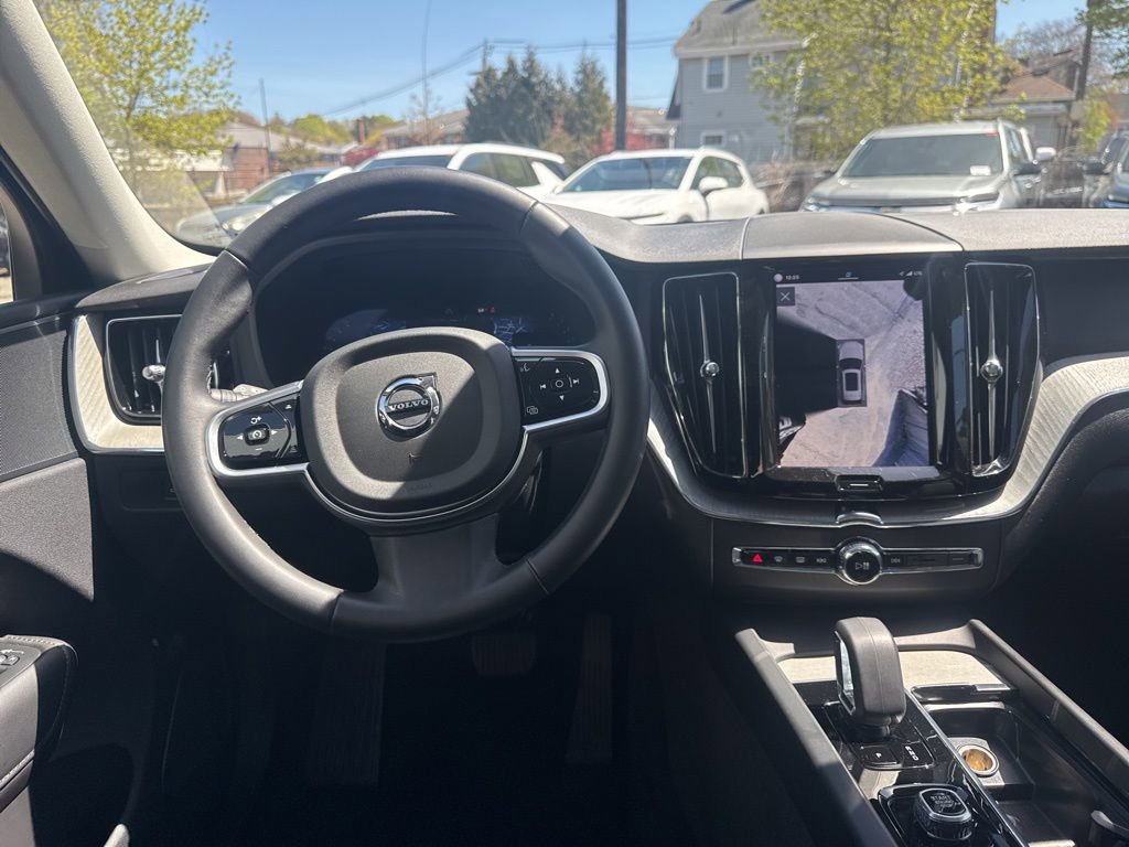 Used 2025 Volvo XC60 B5 Plus AWD/4WD image 24