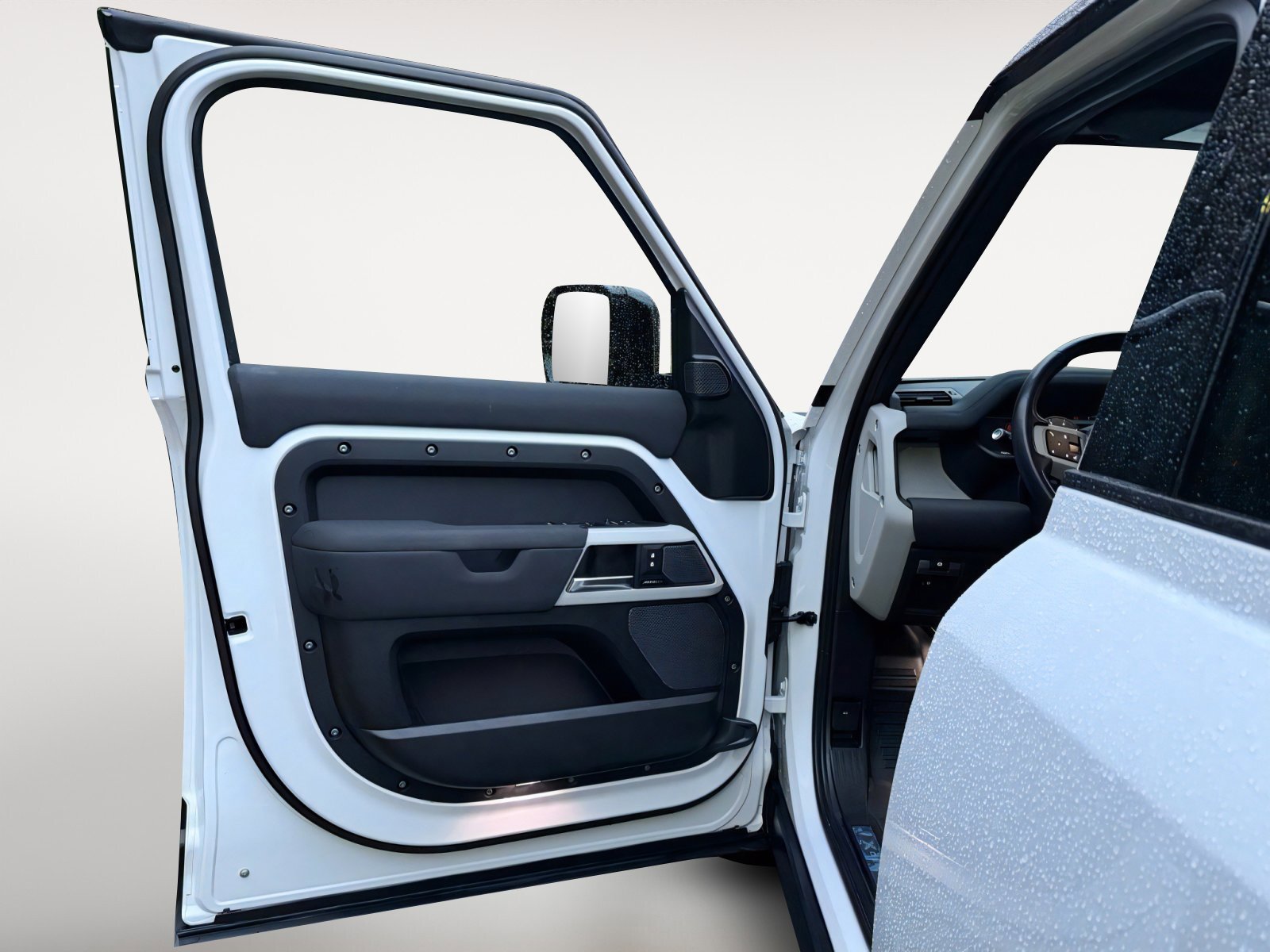 Used 2023 Land Rover Defender 110 X-Dynamic SE image 10