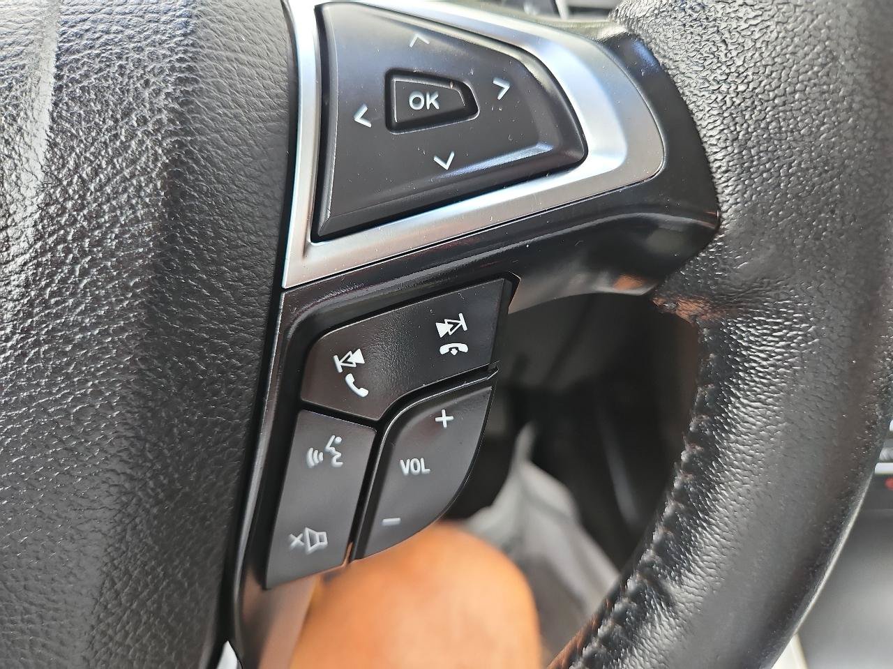 Used 2020 Ford Edge SEL w/ Convenience Package AWD/4WD image 29
