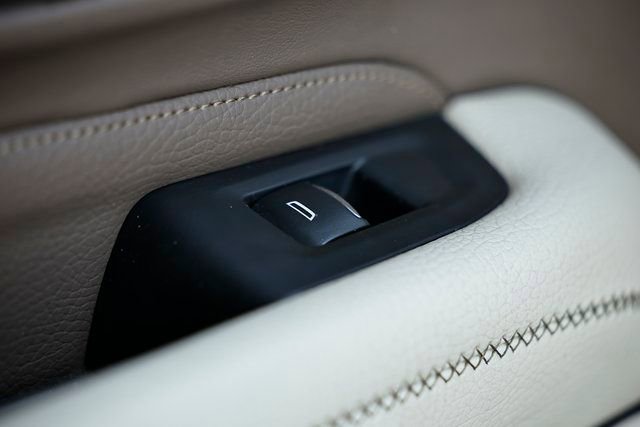 Used 2021 GMC Yukon XL Denali w/ Denali Ultimate Package image 28