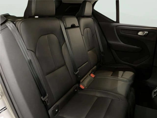 Used 2025 Volvo XC40 B5 Plus AWD/4WD image 75
