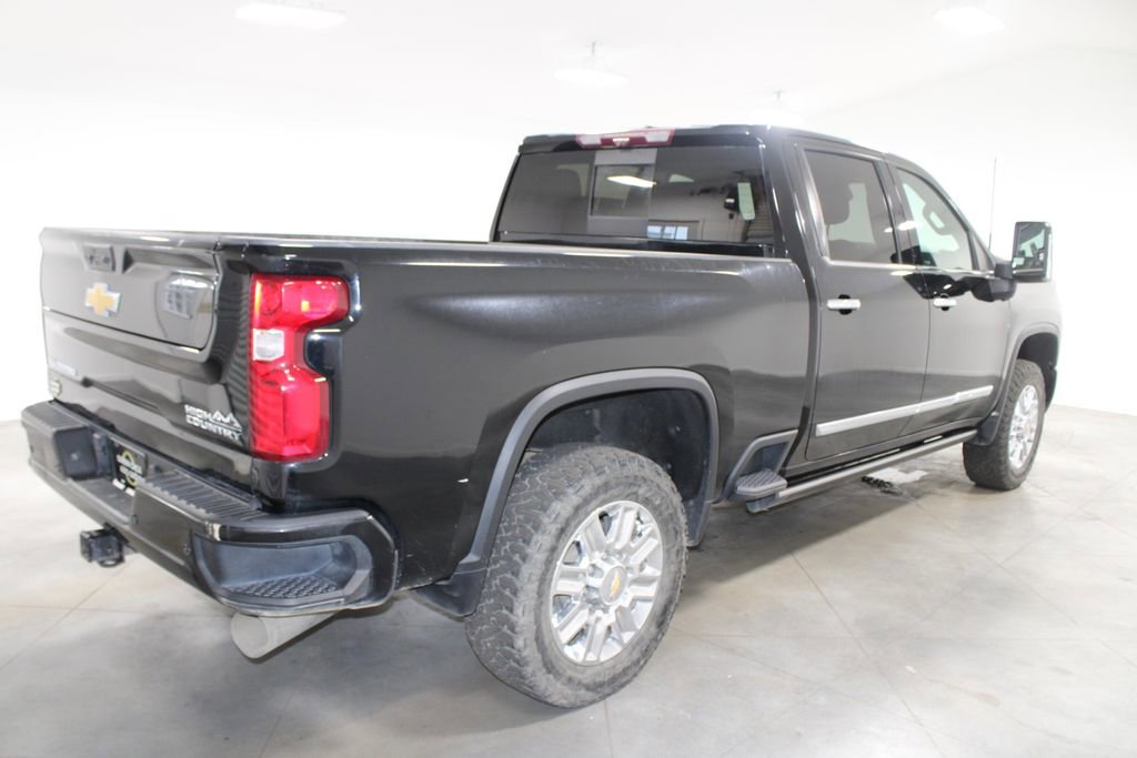 Used 2024 Chevrolet Silverado 2500 High Country w/ High Country Premium Package image 9
