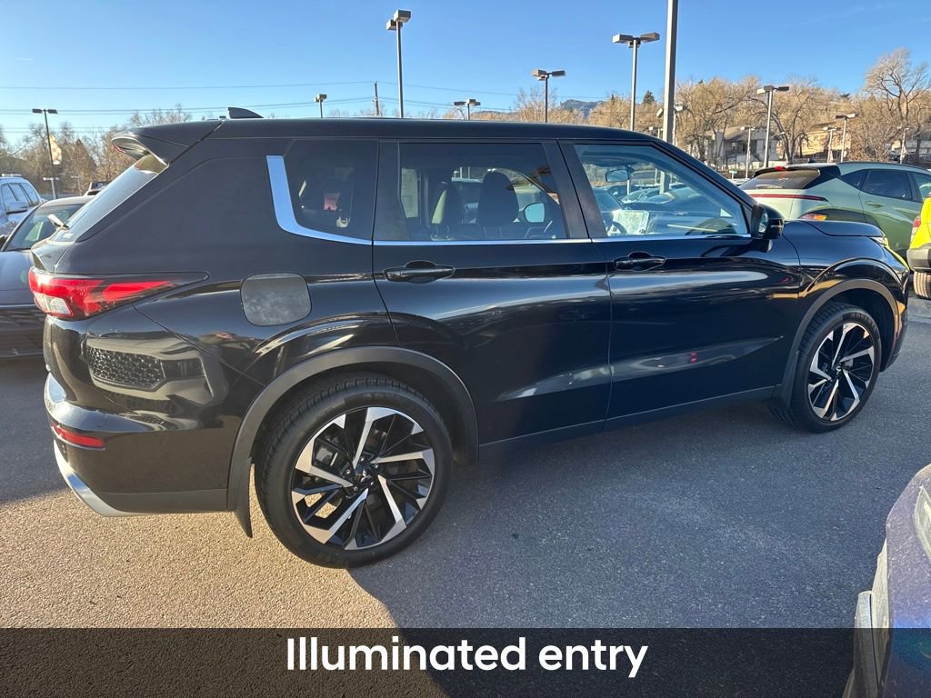 Used 2022 Mitsubishi Outlander SE image 11